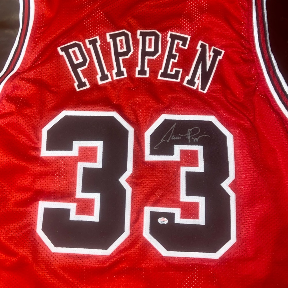 Signed Scottie Pippen Bulls Jersey